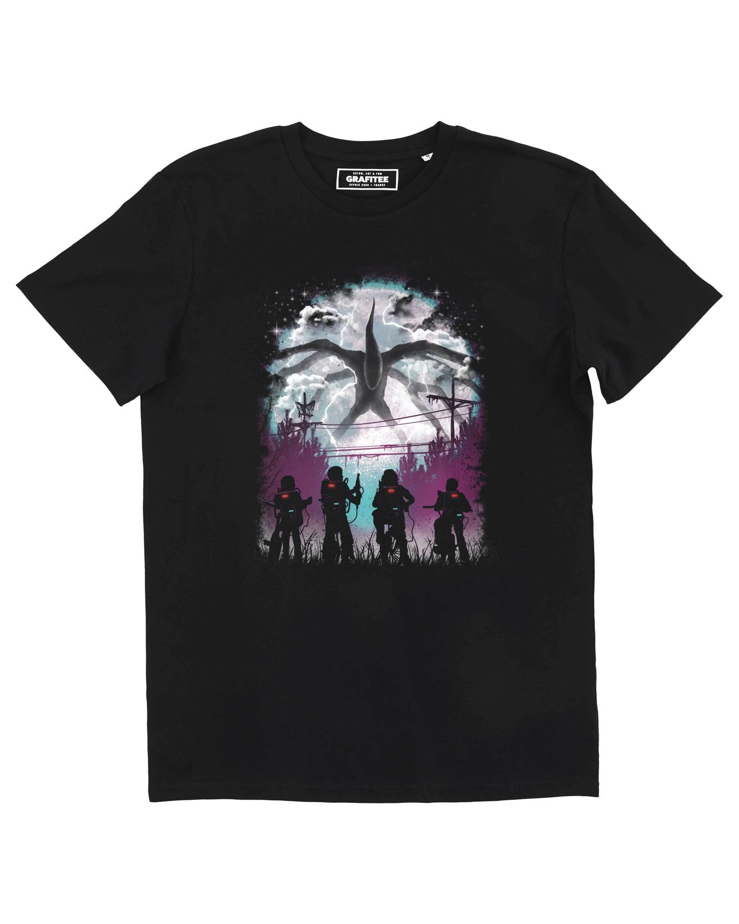 T-shirt unisex con stampa “There Is Something Strange”