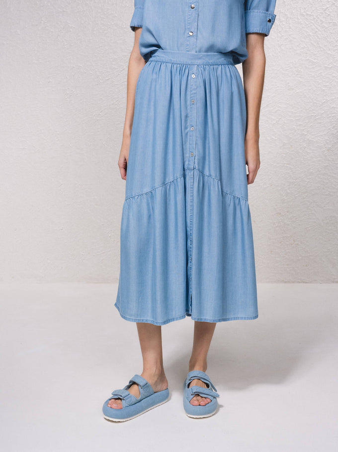 Gonna midi in denim leggero con bottoni frontali