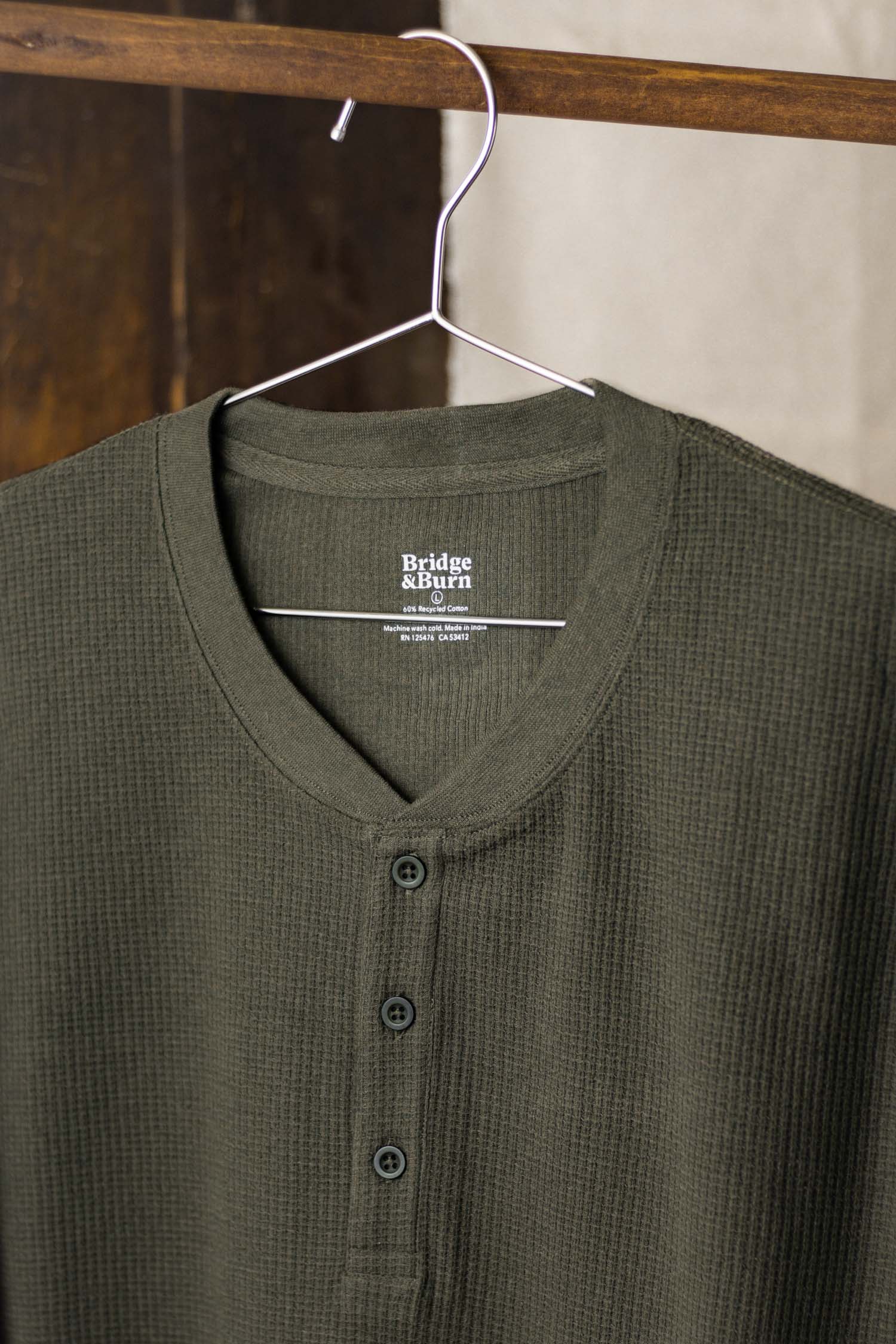 Henley a coste in cotone riciclato da donna verde foresta mélange