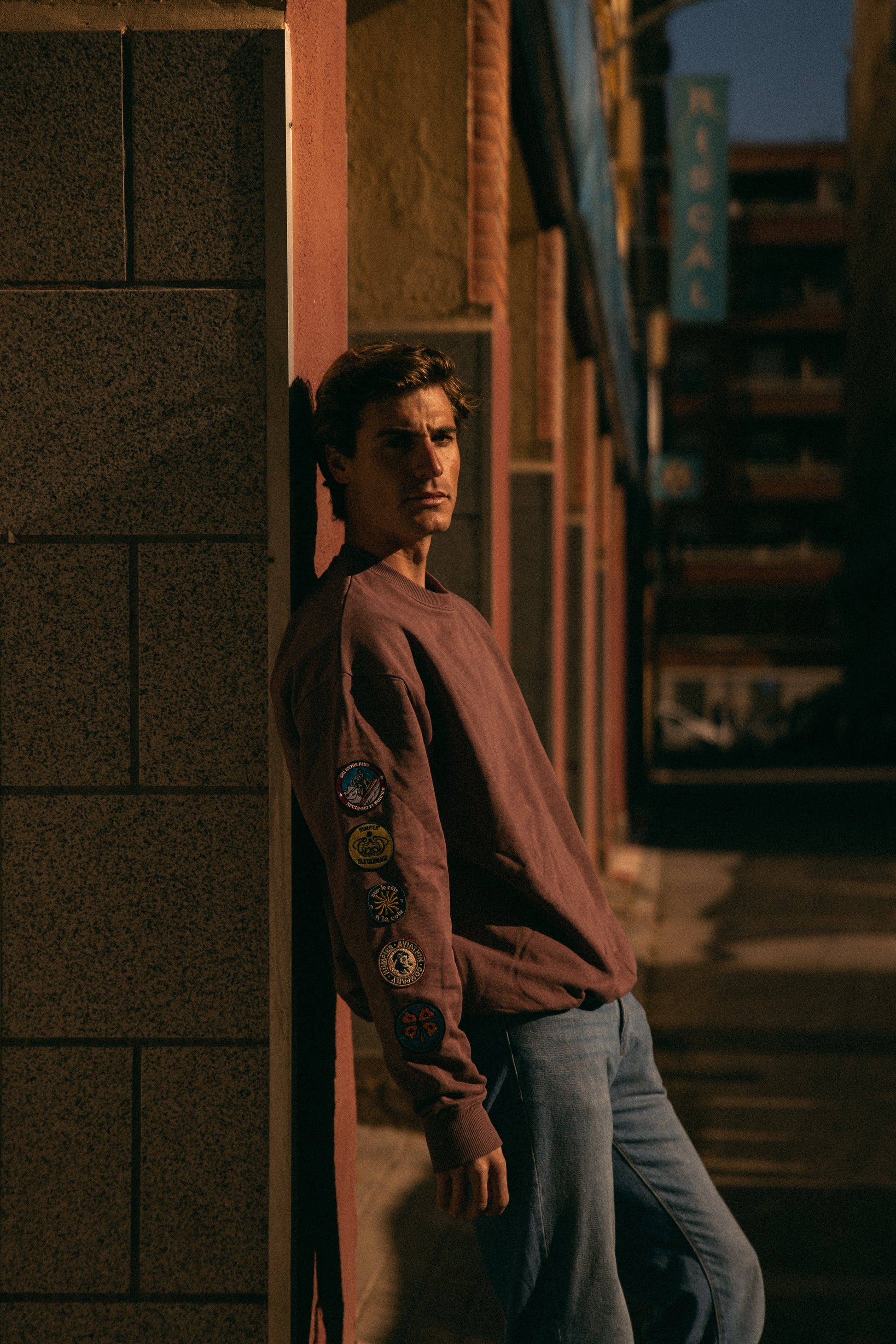 Felpa girocollo oversize con patch