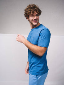 T-shirt basic in cotone con logo ricamato