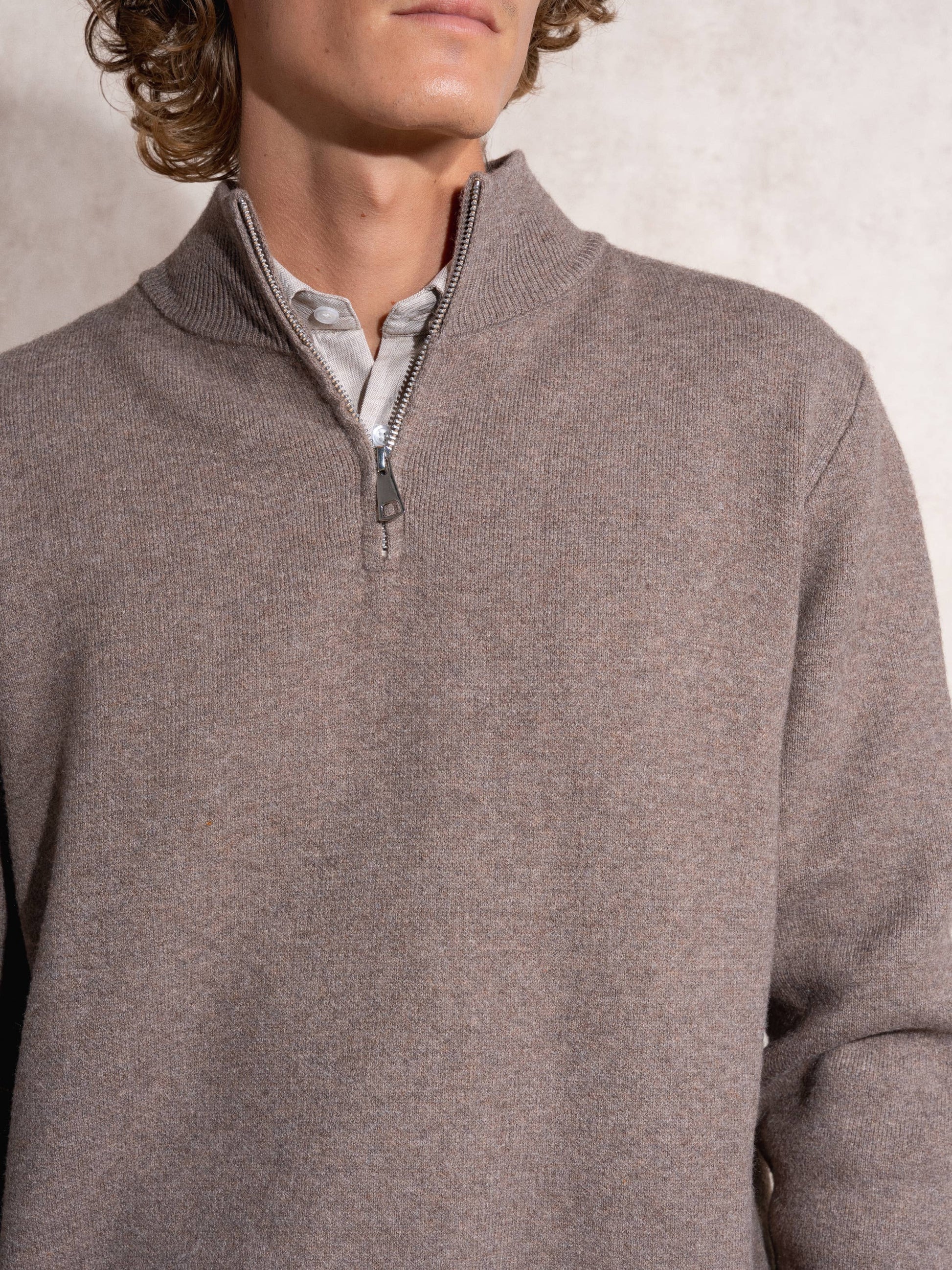 Maglione uomo in maglia con zip al collo