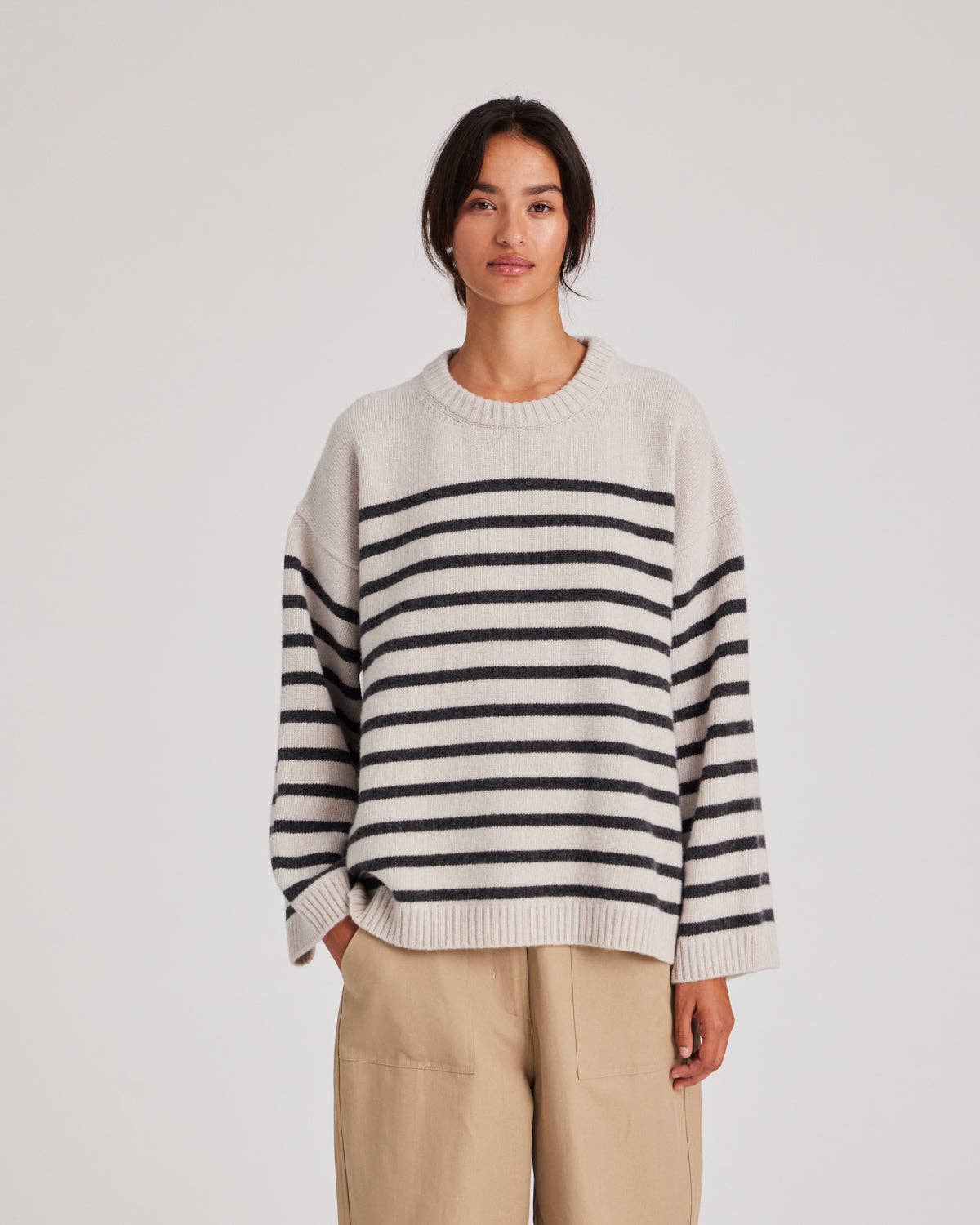 Maglione oversize a righe in lana d’agnello biologica