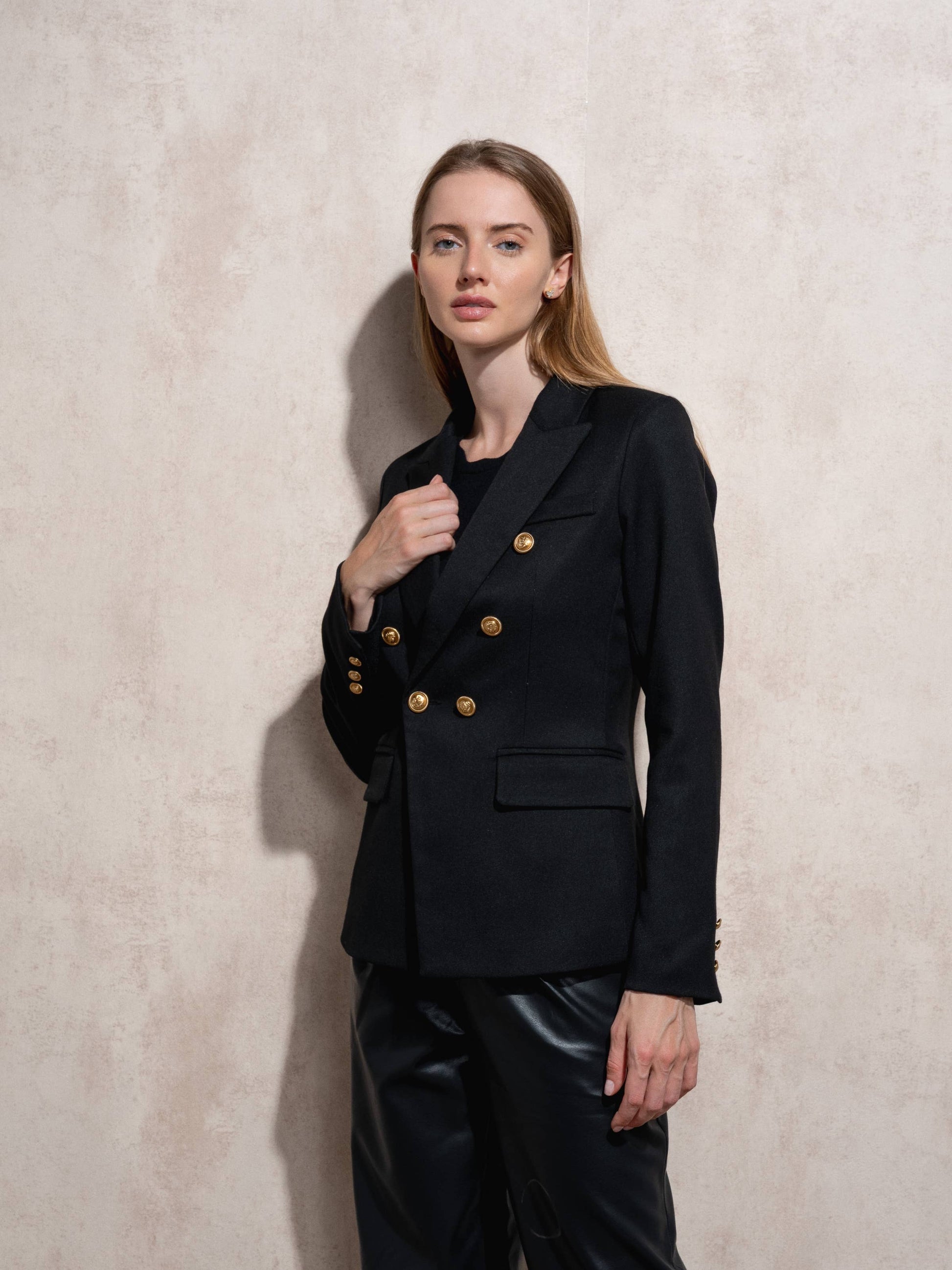 Blazer doppiopetto nero con bottoni dorati
