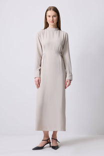 Abito maxi in crêpe con cintura e collo alto