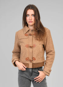 Giacca bouclé cammello con alamari