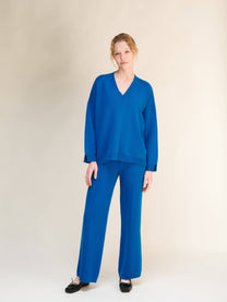 Maxi maglia oversize in misto cashmere con scollo a V e spacchi laterali