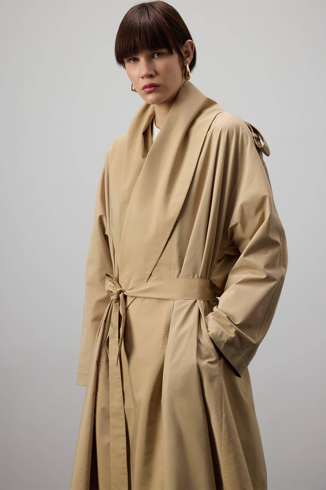 Trench cappotto con collo a scialle