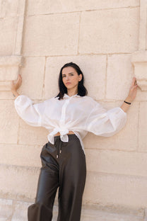 Camicia trasparente con nodo
