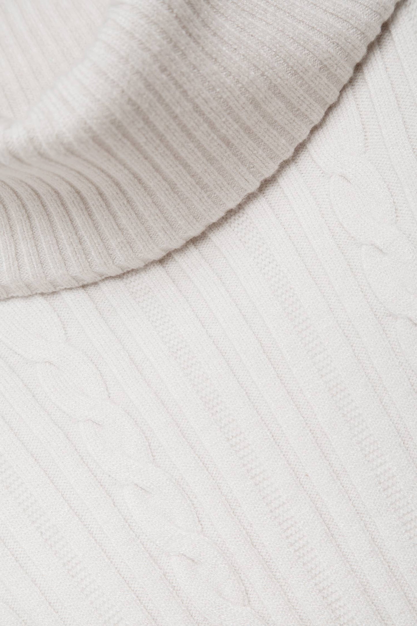 Maglione a maglia strutturata con collo alto