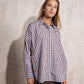 Blusa camicia oversize in cotone con bottoni dorati