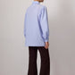 Camicia oversize in cotone con fiore al collo blu