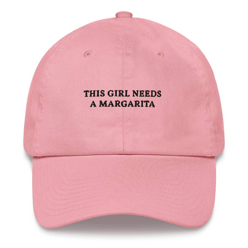 Cappellino dad hat ricamato “This Girl Needs a Margarita”