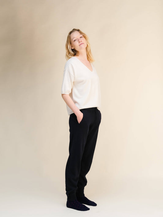 T-shirt in misto cashmere a scollo V seamless 3D-knit