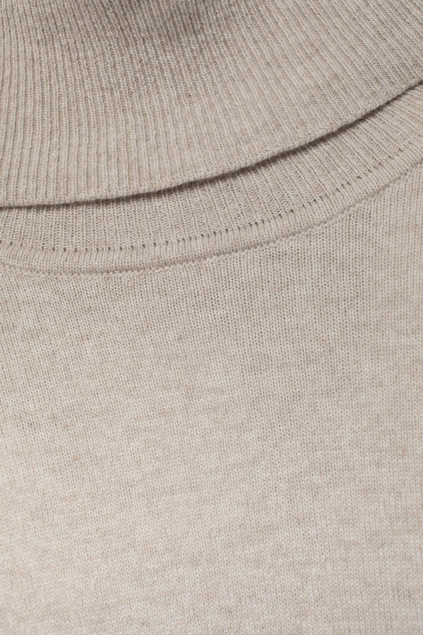 Maglione Dolcevita in Maglia