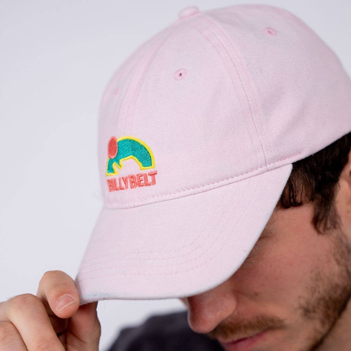 Cappellino rosa antico in cotone con logo ricamato