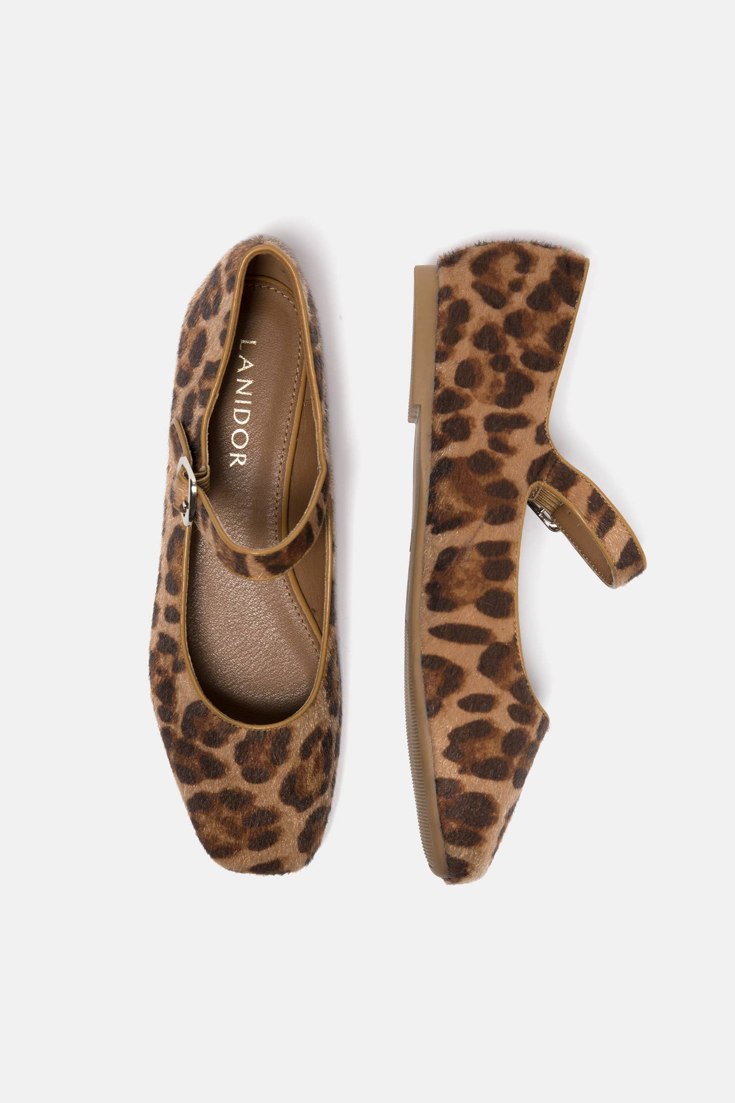 Ballerine animalier con cinturino e fibbia