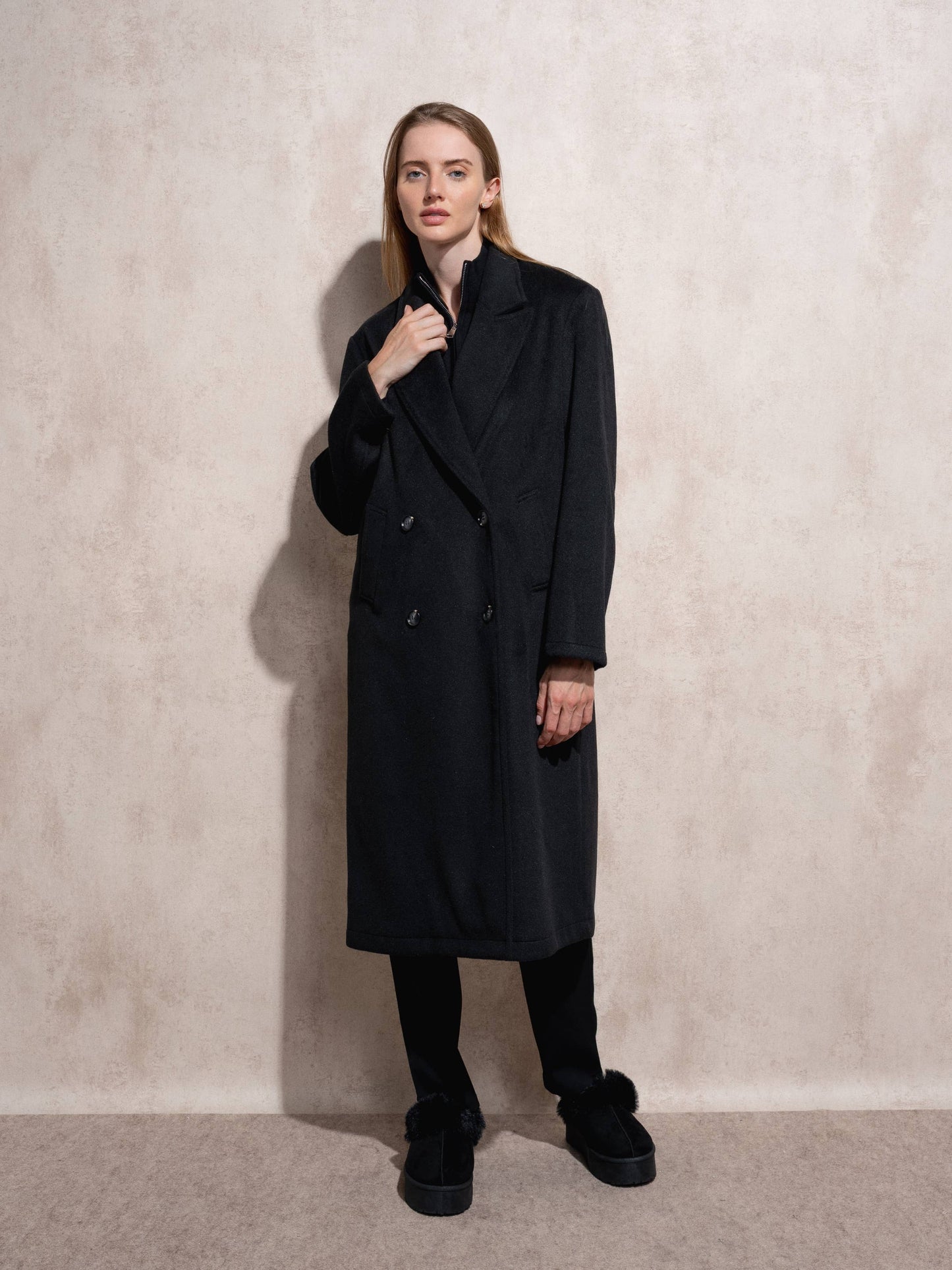 Cappotto lungo doppiopetto con revers