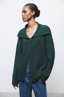 Cardigan a costine con maxi collo