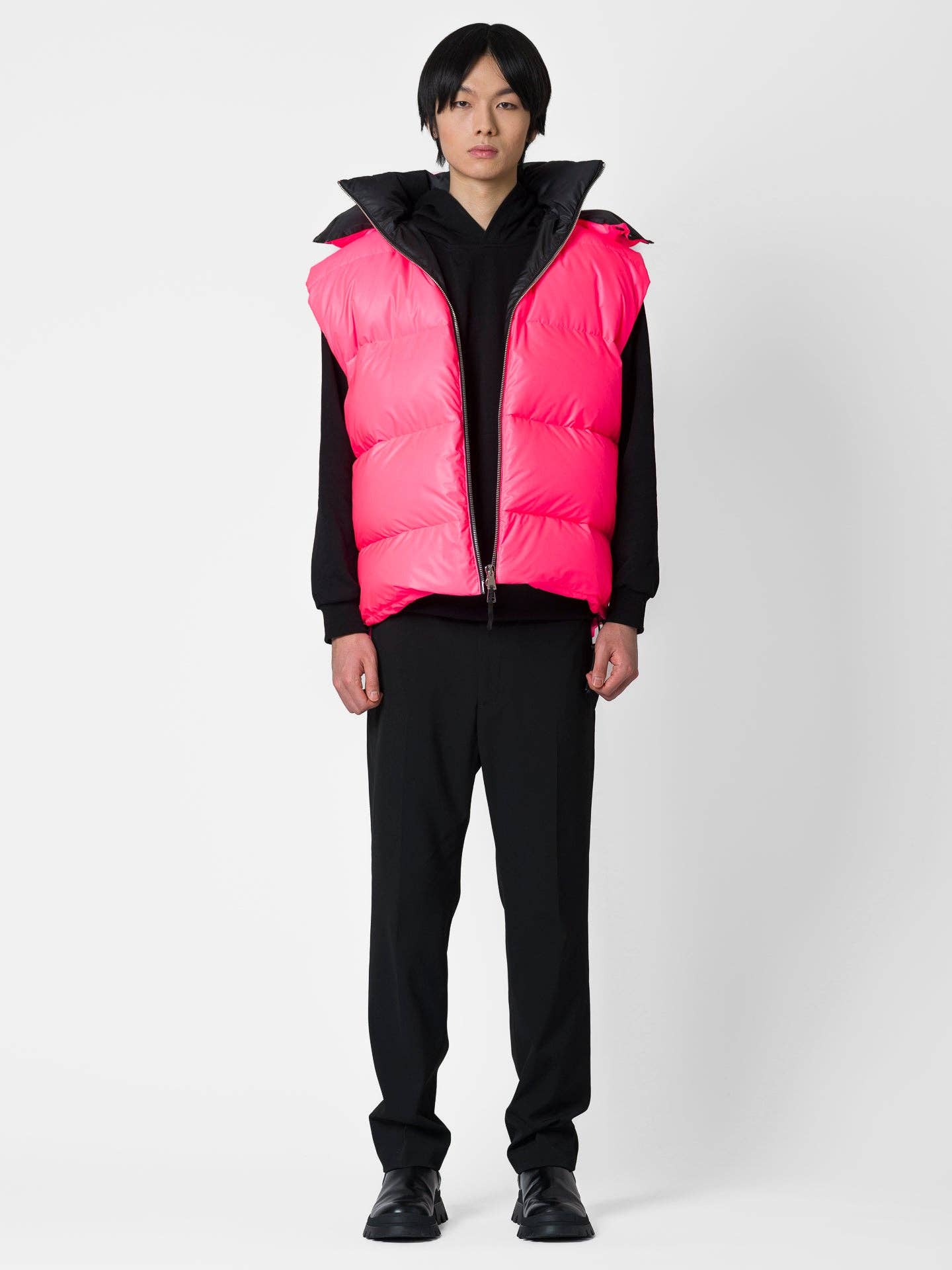Gilet imbottito fluo con cappuccio removibile