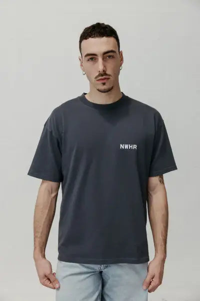 T-shirt cropped nera washed oversize in cotone biologico