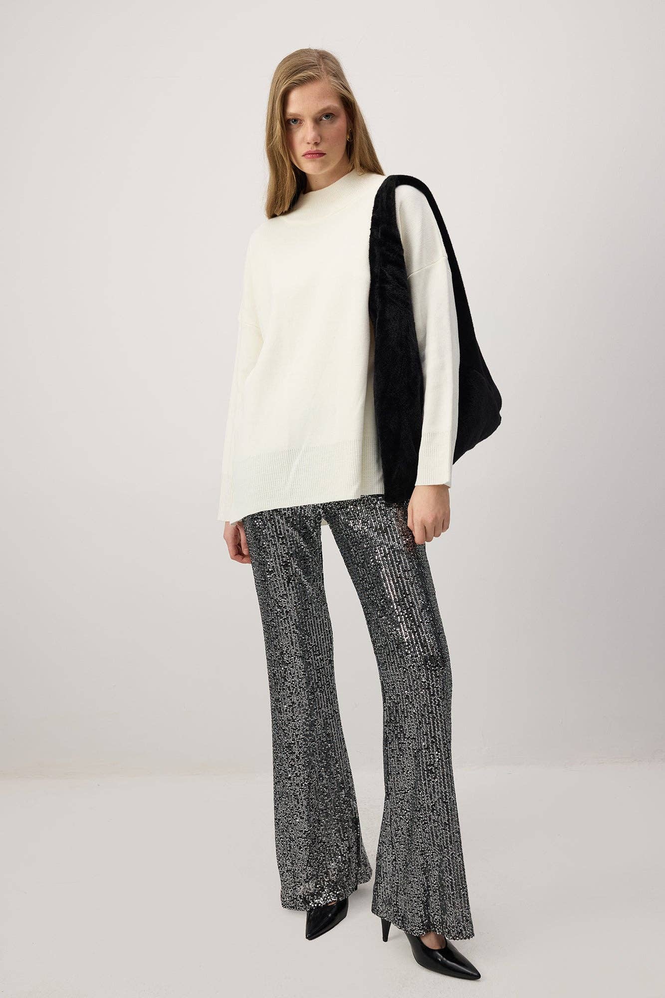 Borsa shopper in peluche nera