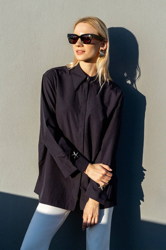 Camicia con stelle marine e polsini ampi in misto cotone
