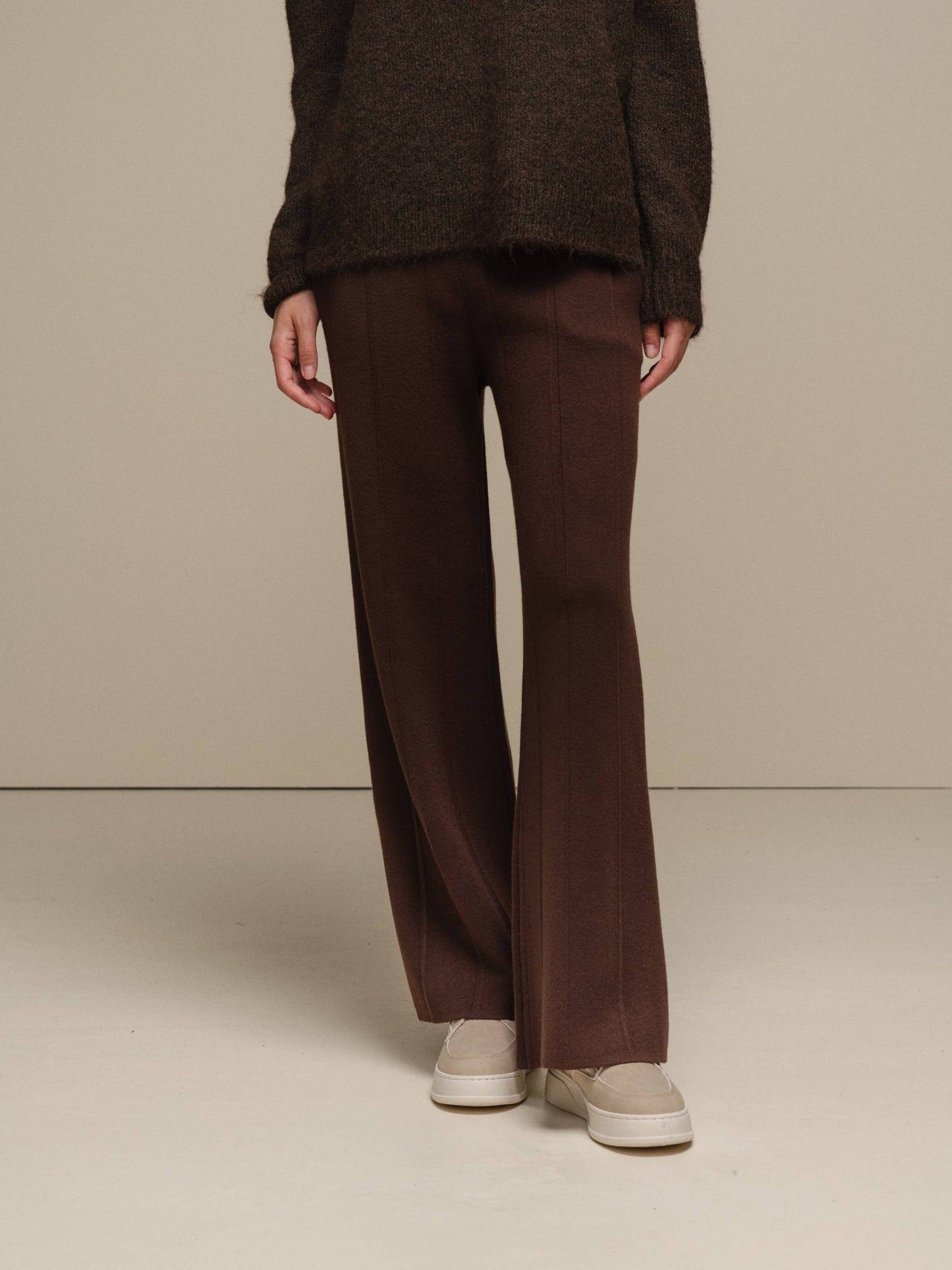 Pantaloni a zampa beige da donna