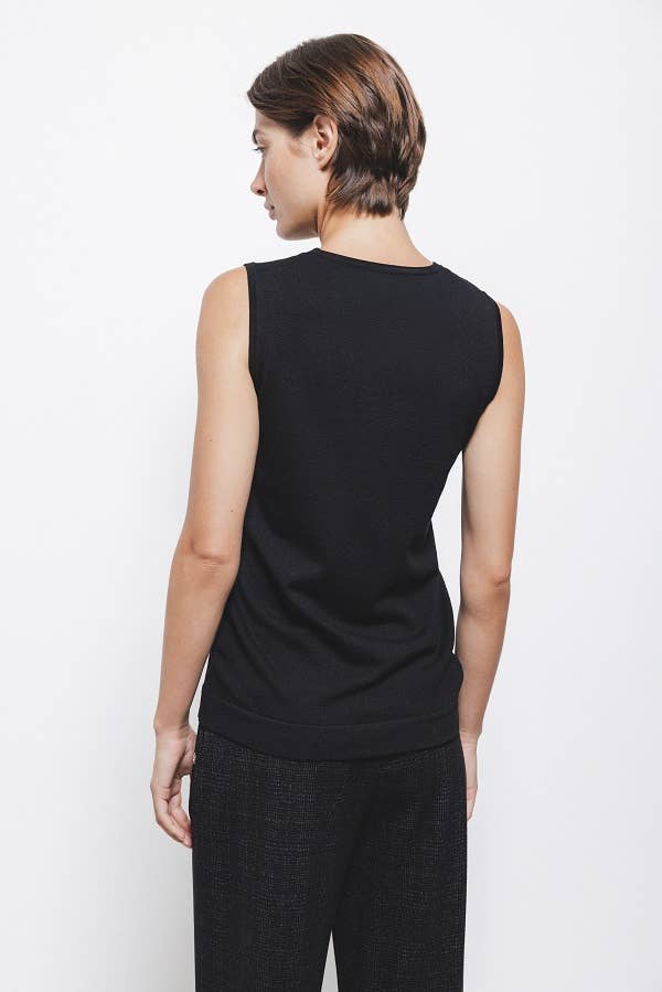 Top in maglia rasata con scollo rotondo
