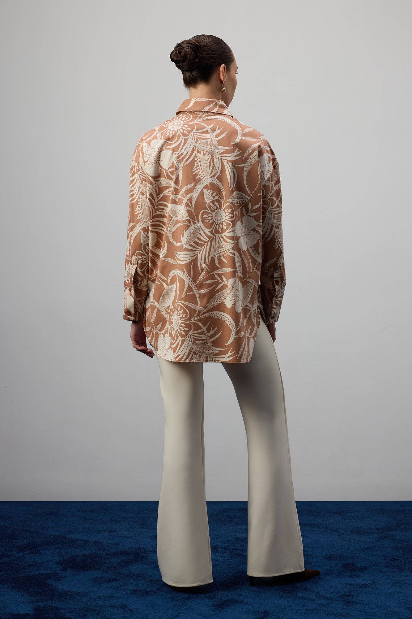 Camicia in cotone a fantasia floreale
