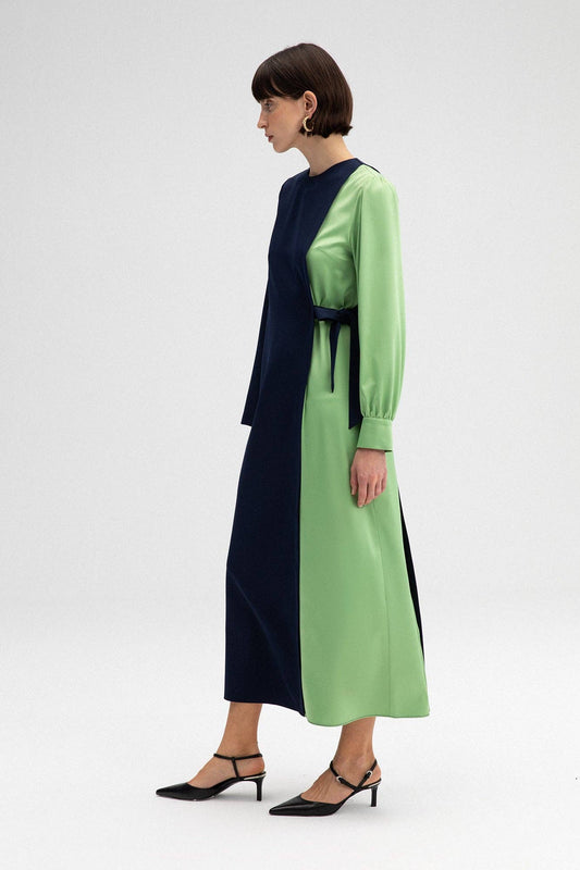 Abito midi color block con maniche lunghe e laccio laterale