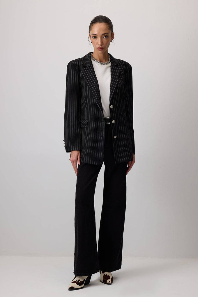 Blazer gessato nero con bottoni metallici