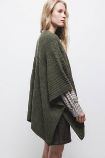 Mantella in maglia con tasche