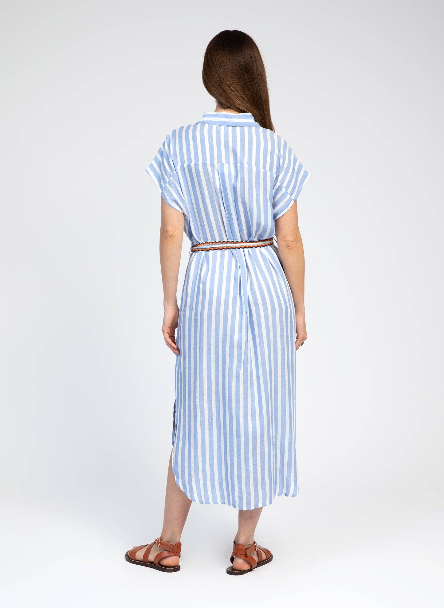 Abito chemisier midi a righe blu con ricami