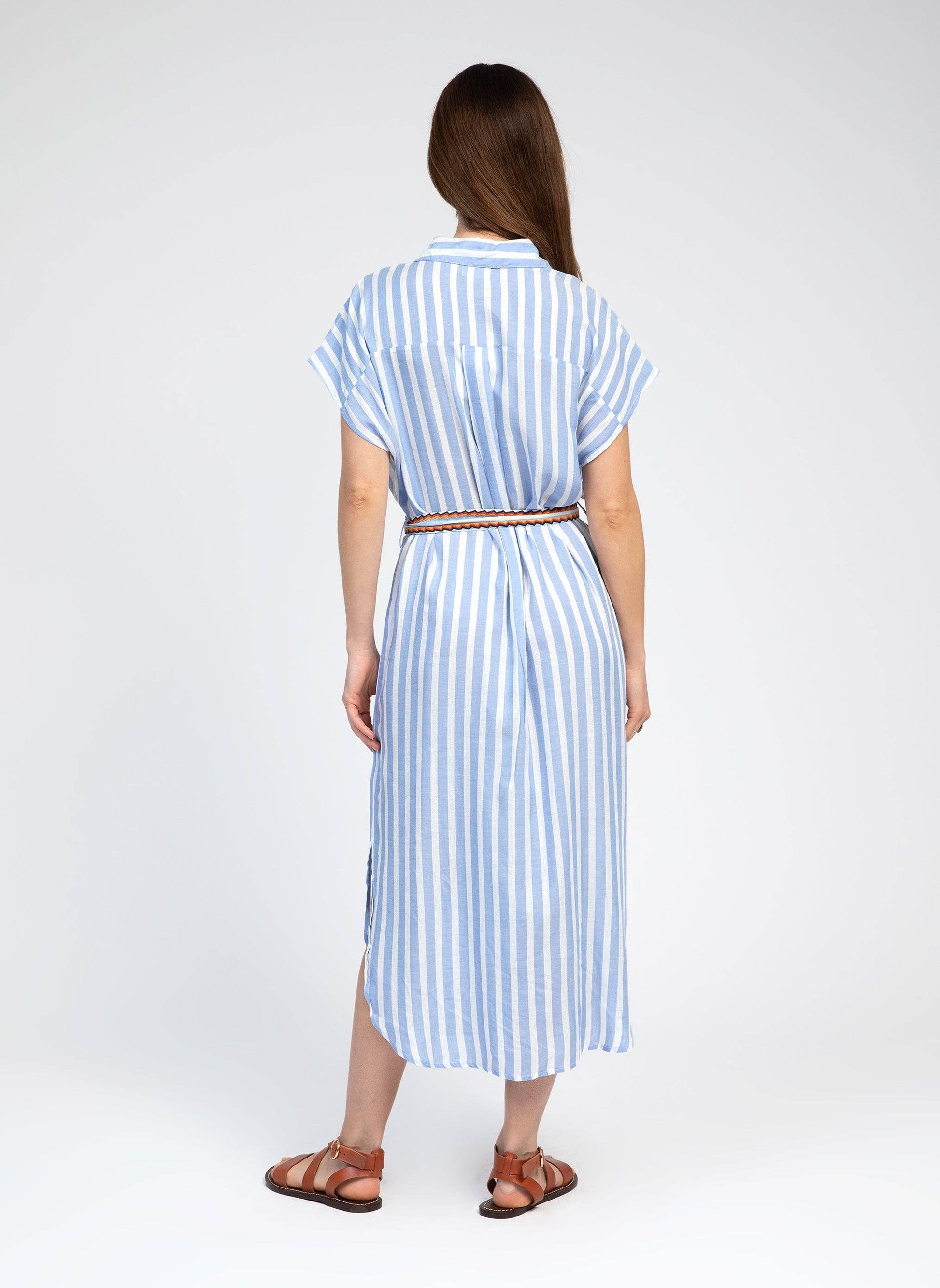 Abito chemisier midi a righe blu con ricami