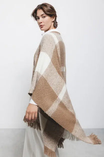 Poncho a quadri con frange