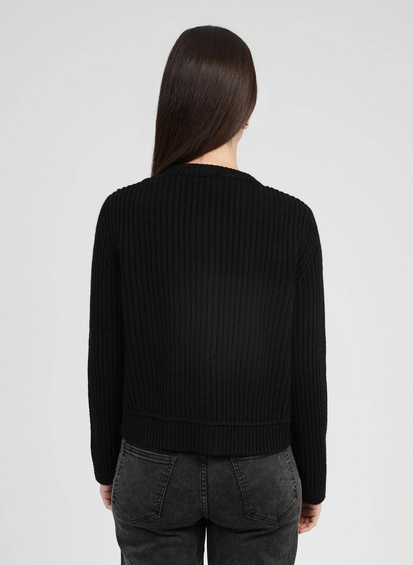 Cardigan nero in maglia con bottoni dorati