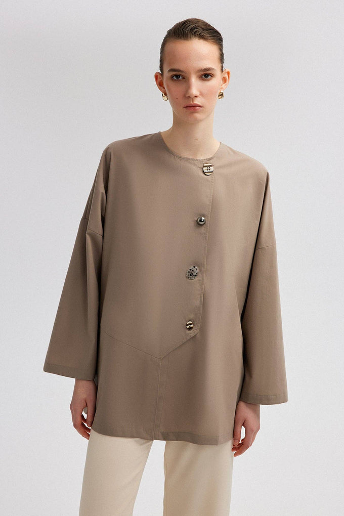 Camicia asimmetrica con bottoni