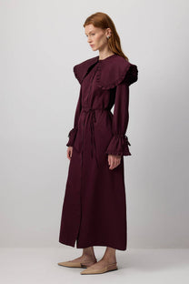 Abito camicia lungo con colletto ampio arricciato