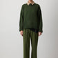 Maglione basic in maglia verde con colletto a contrasto