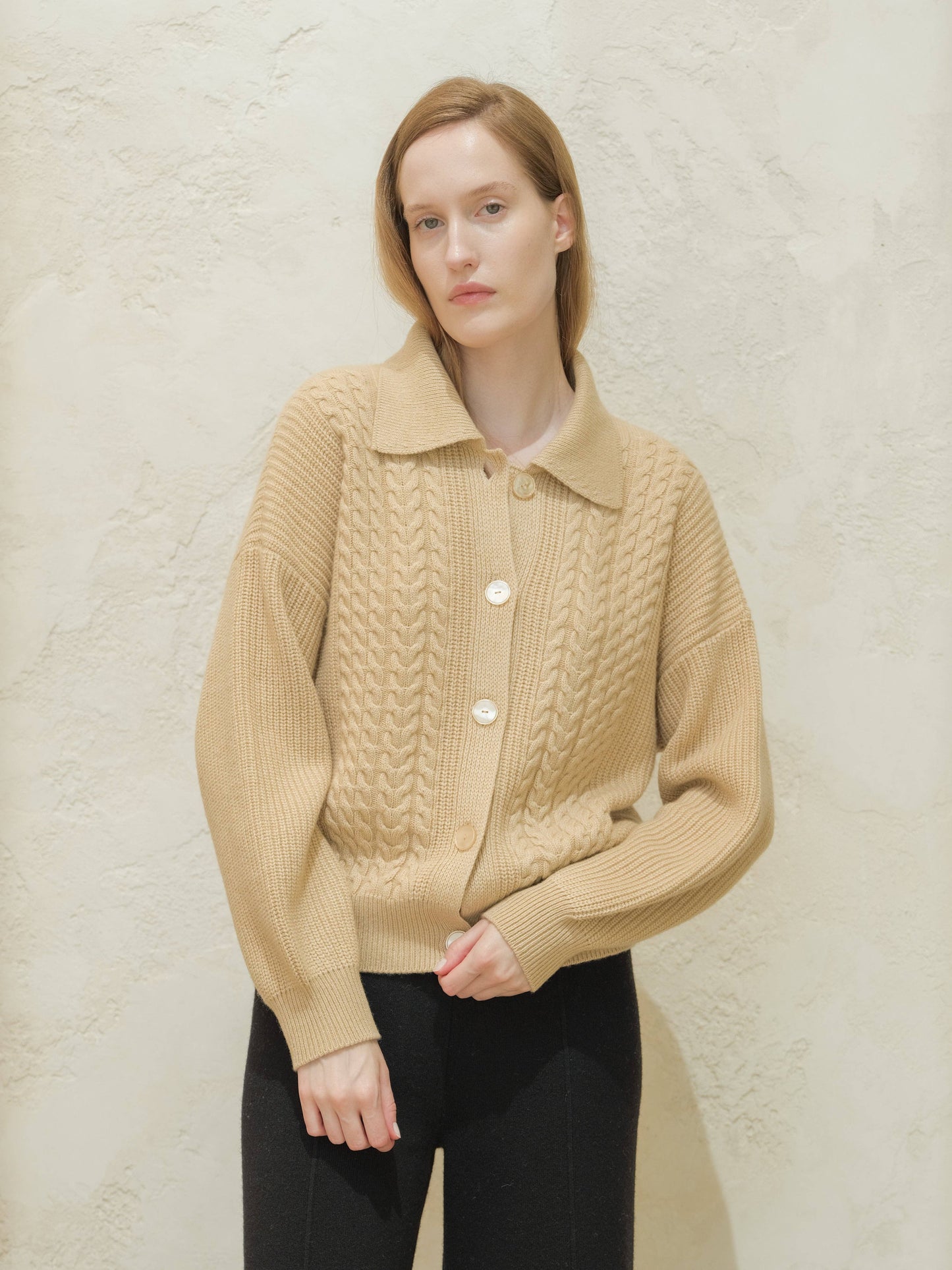 Cardigan polo in misto cashmere con trecce