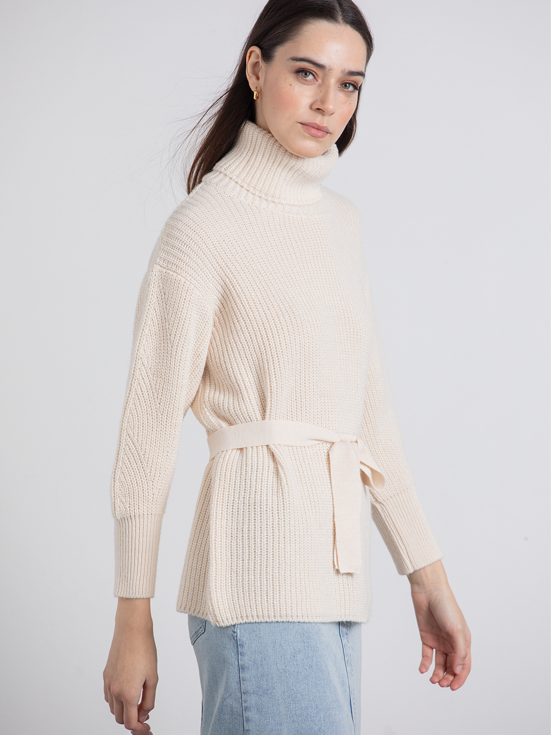 Maglione dolcevita con cintura
