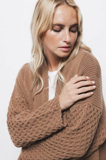 Cardigan in maglia strutturata con collo a imbuto