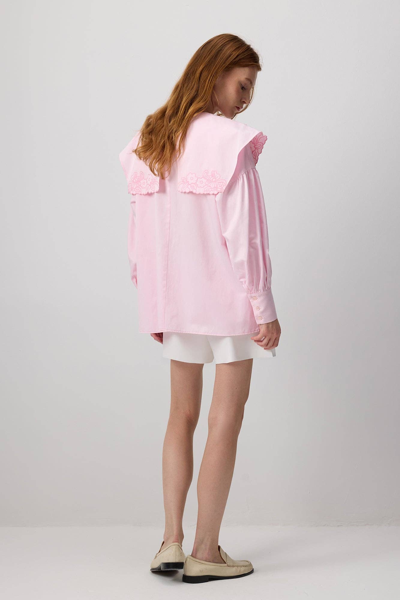 Tunica rosa con maxi colletto ricamato