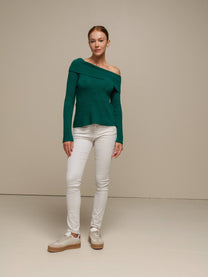 Maglione in maglia off-shoulder a coste