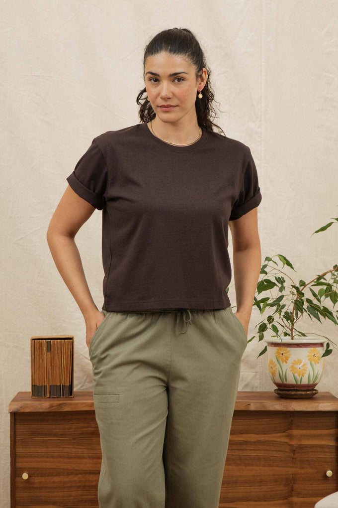 T-shirt boxy in cotone riciclato color tartufo