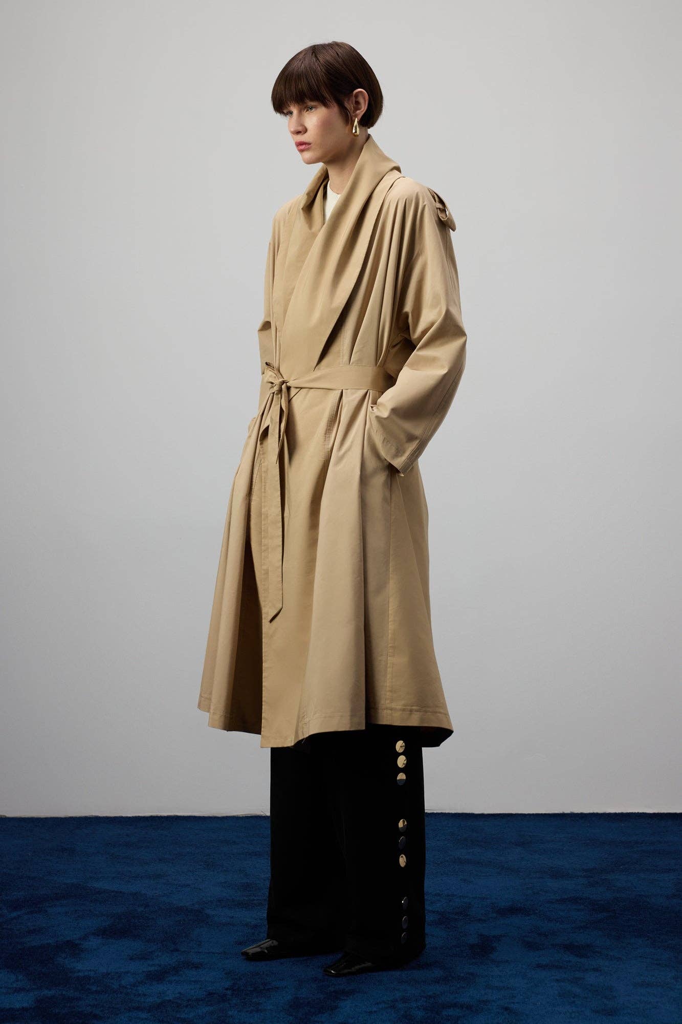 Trench cappotto con collo a scialle