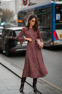 Abito lungo con stampa paisley