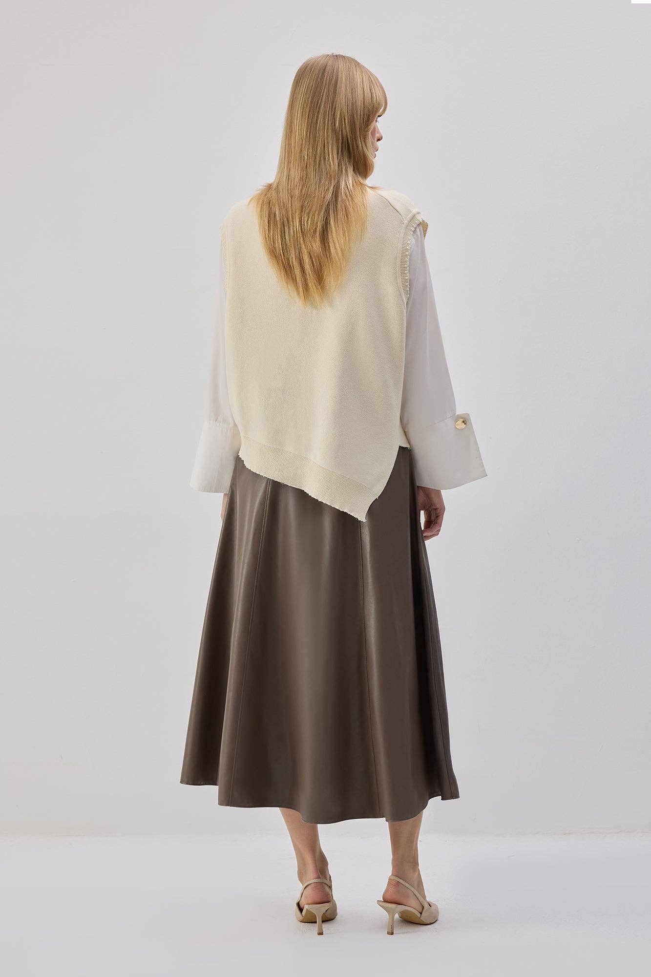 Gilet maglia asimmetrico crema da donna