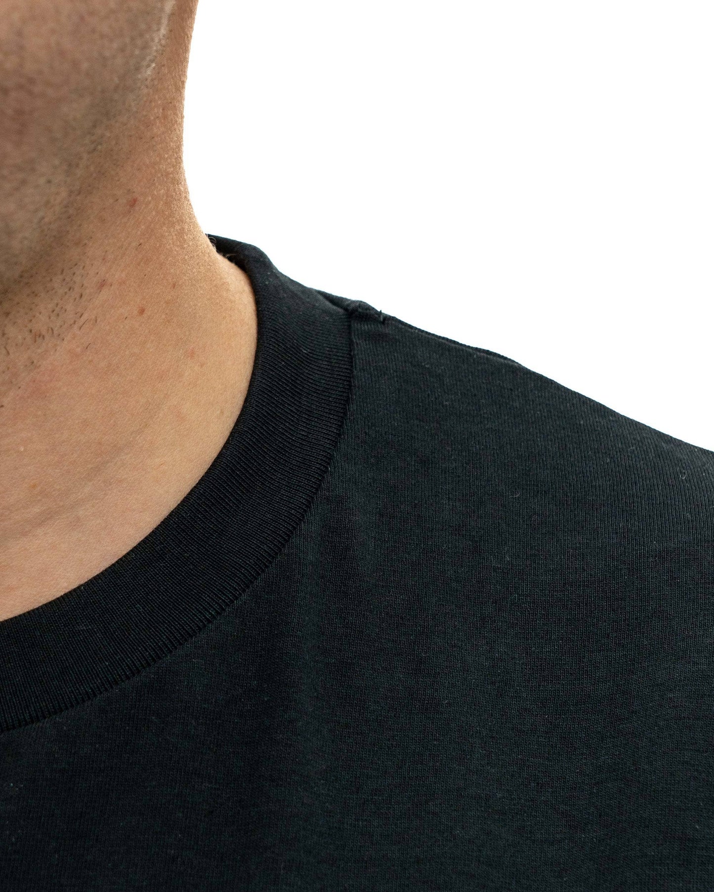 T-shirt nera in cotone biologico con ricamo